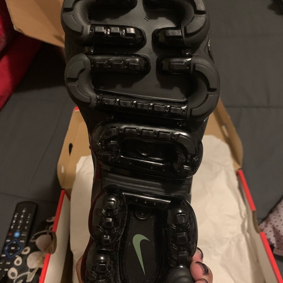 Nike Air VaporMax Plus Neon ‘95 - Picture 4 of 6